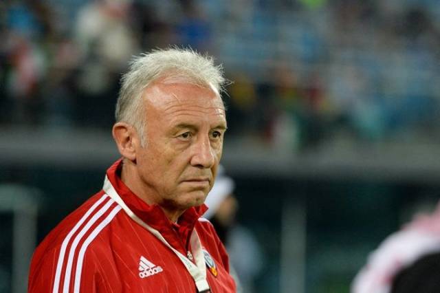 阿联酋队突飞猛进，赢得掌声