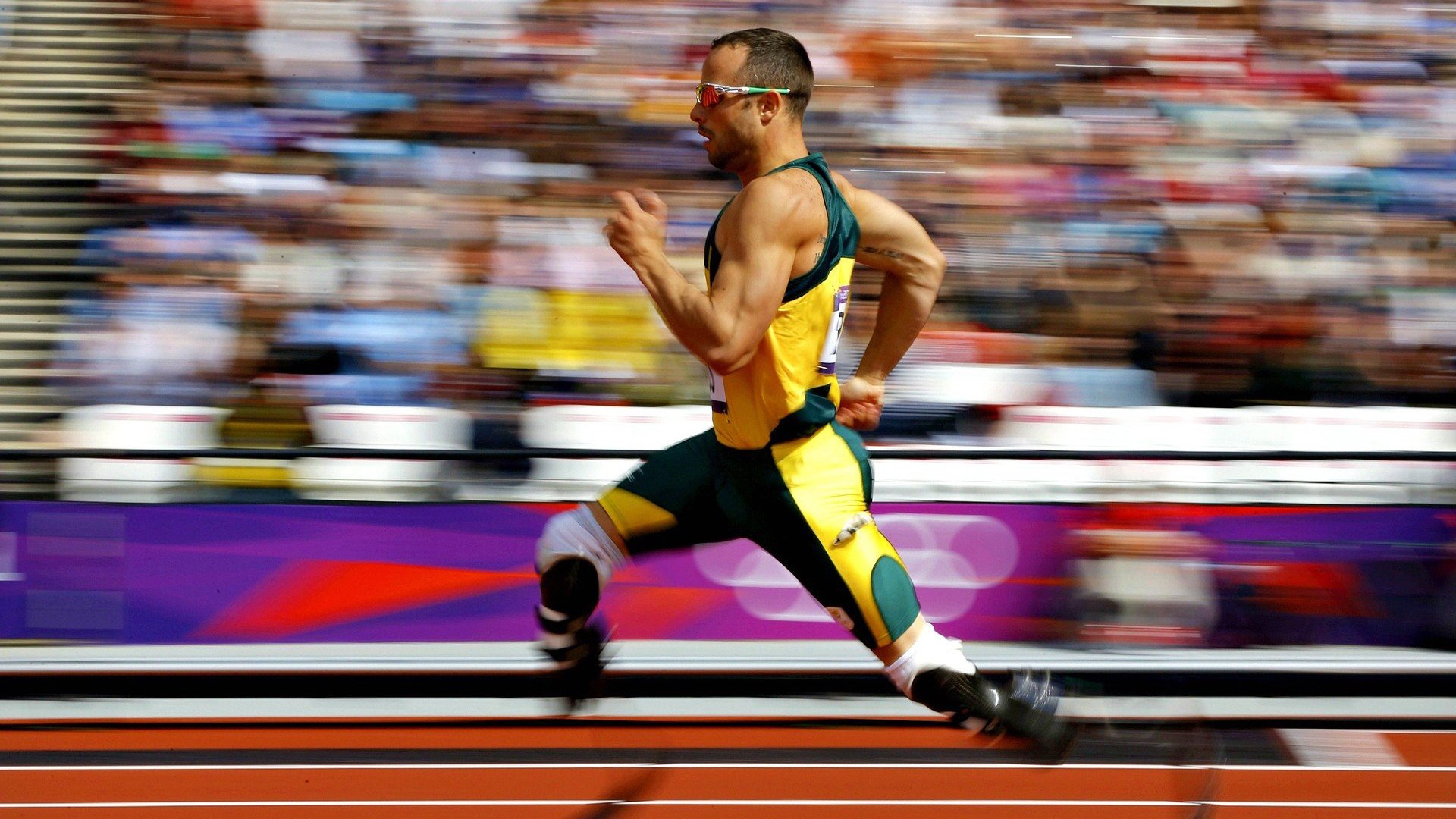 魔术强势晋级，西亚卡姆在F1街道赛接管比赛